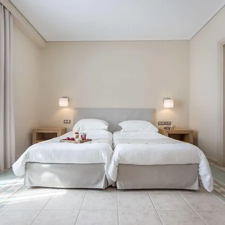 Hotel Porto Naxos 4*