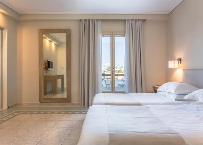 Porto Naxos Отель 4*
