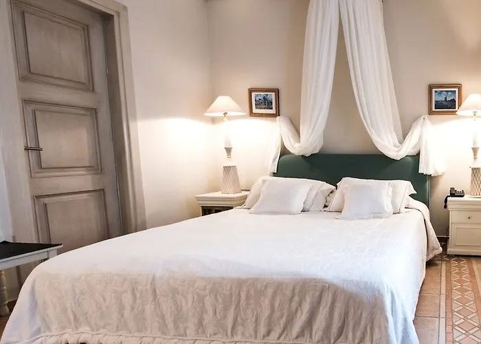 Отель Porto Naxos 4*