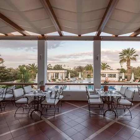 Porto Naxos Hotell 4*