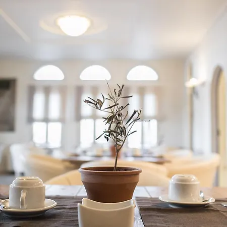 Porto Naxos Otel 4*